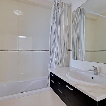 Appartement Balcony With Pool By Homing Lagos