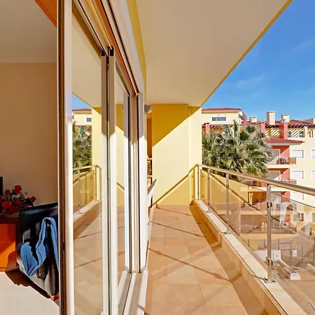Lägenhet Balcony With Pool By Homing Lagos